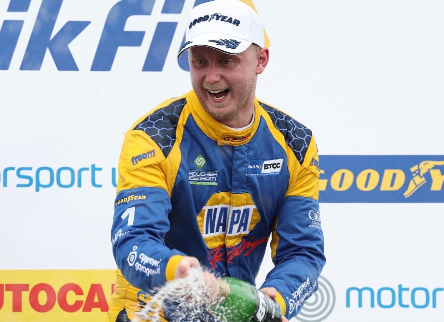 FIRST BTCC WIN FOR NAPA RACING UK AFTER SPECTACULAR KNOCKHILL DRIVE FROM SUTTON