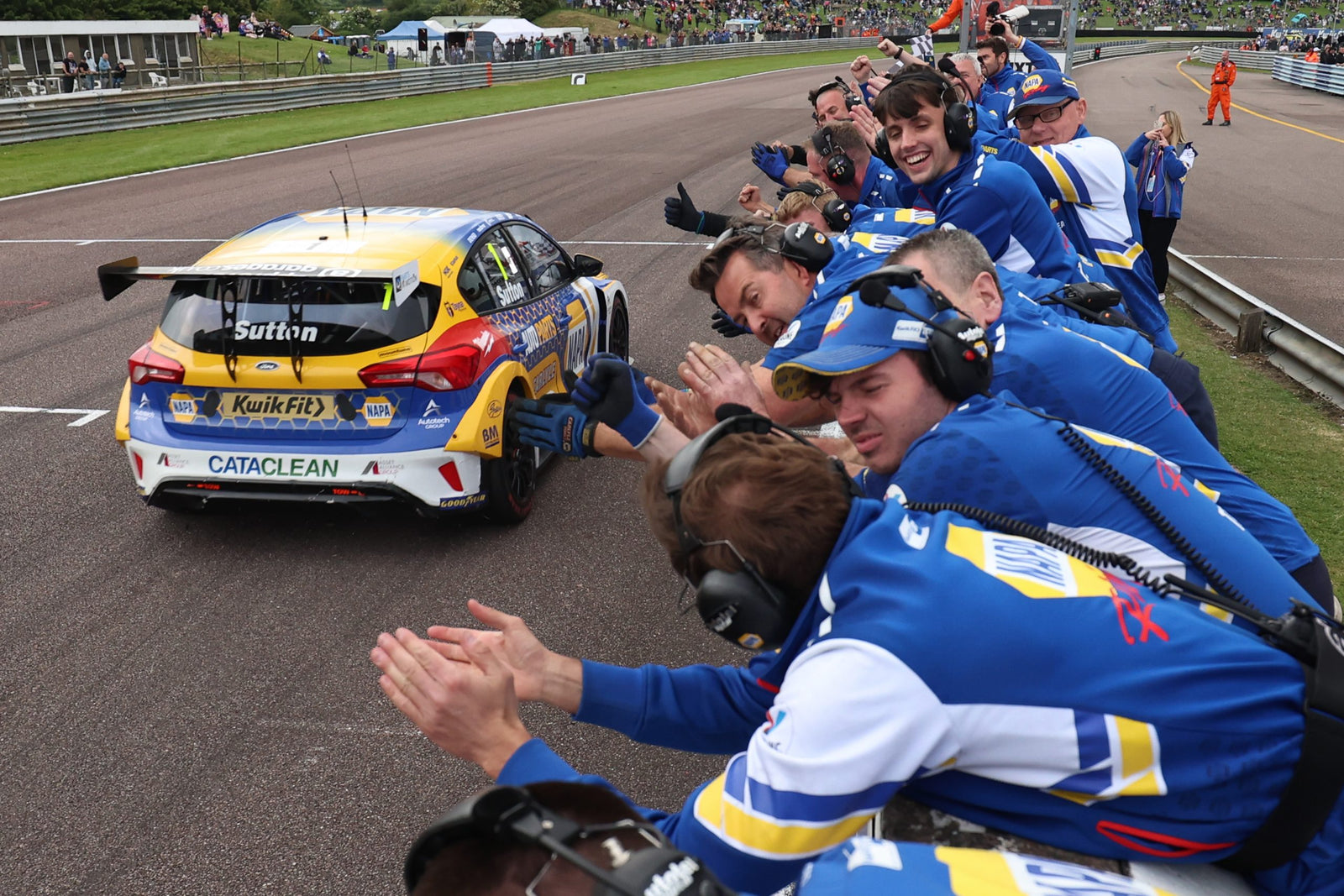 FIRST WIN OF THE SEASON FOR MOUNTUNE-POWERED NAPA RACING UK