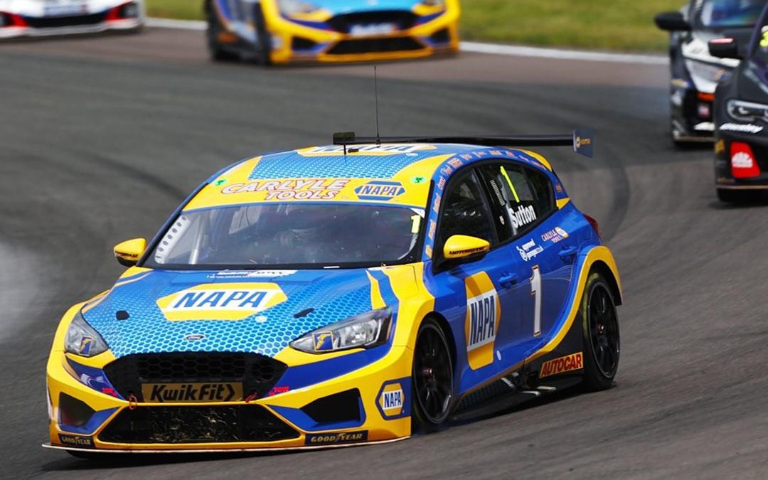 MOUNTUNE-POWERED MOTORBASE/FORD TAKE BTCC MANUFACTURER LEAD AT OULTON