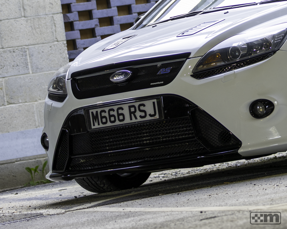 Dynamic Front Grill Decal (Black) [MK2 Focus RS]